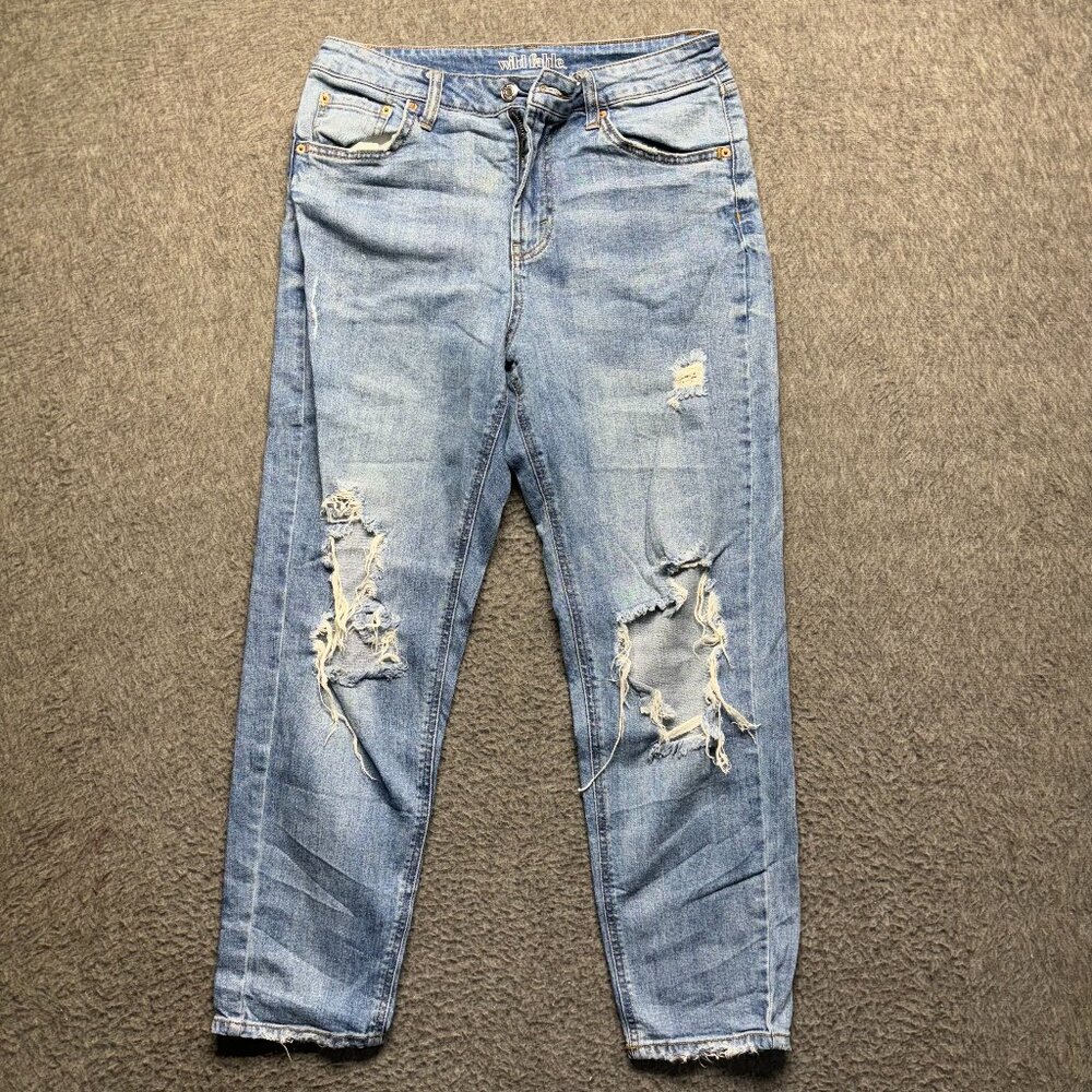 Wild Fable Straight High Rise Mom Jeans – Distressed Light Wash Denim – Size 8 –